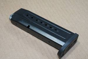 lot 65 image: Smith & Wesson 16-Round 9mm Pistol Magazine