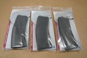 lot 102 image: 3 Troy Battlemag 30 Round AR Magazines - .2235.56