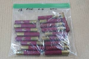lot 203 image: 18 Federal .410 Bore 2-12 000 Buck Shotshells