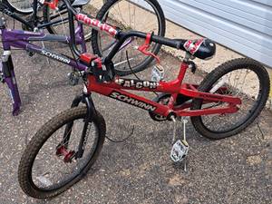 lot 540 image: Schwinn Falcon 16 Boys Single-speed BMX Bike 12 Red Frame