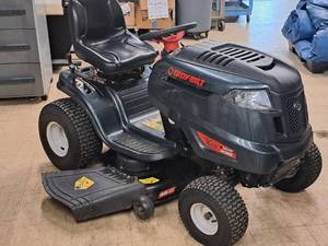 Troy-Built Hydrostatic Horse XP Kohler Courage 20hp 597cc Twin Cam Gasoline 48"-deck Riding Lawn Tractor