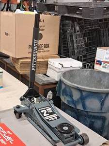Pittsburgh® 2-Ton Low Profile Floor Jack