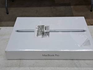 lot 509 image: Apple MacBook Pro 512GB 15 Notebook Computer  2.5GHz Quad Core Intel Core i7  16GB SDRAM  512GB Flash A1398 (in original packaging)