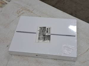 lot 511 image: Apple iPad Pro Wi-Fi 128GB 12.9 Tablet (in original packaging)