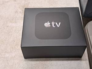 lot 517 image: Apple 32GB TV MGYS2LLA (in original packaging)
