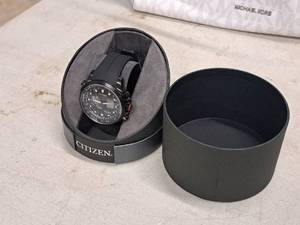 lot 521 image: Citizen Eco-Drive Mens Wrist Watch with Case