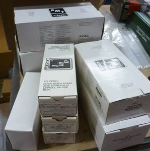 lot 33 image: Group of new ertl cars, plastic