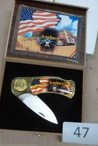 lot 47 image: Truckers collectible pocket knife