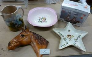 lot 51 image: Lot of home dcor items