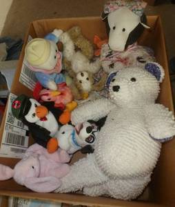 lot 105 image: box of stuffed animals