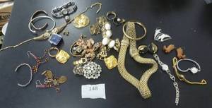 lot 148 image: lot of costume jewelry