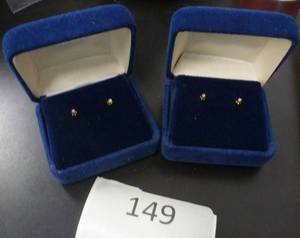 lot 149 image: Two sets of ear rings