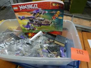 lot 162 image: Lego set 70746 Ninjago Condrai Copter Attack