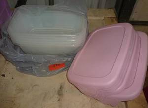 lot 226 image: 5 storage containers