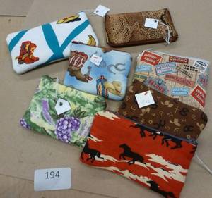lot 115 image: Lot of new coin purses