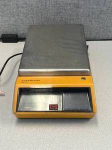 lot 25 image: Sartorius 3862 MP (as is) has not been tested, may need repair