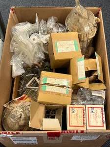 lot 43 image: MISC BOX OF SCIENCE GLASS AND SUPPLIES, SEE PHOTOS, Funnels, Test Tubes, Connecting Tubes, Evaporating Dishes, Cultures Tubes NO SHIPPING TOO FRAGILE.