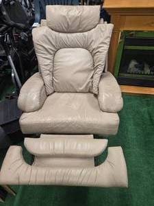 Beautiful Recliner Rocking chair (USED): Dimension: 38"L x 38'W x 43"H