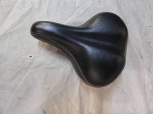 lot 51 image: Bicycle Seat (NEW)
