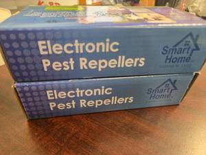 lot 67 image: Two Packs of Electronic Pest Repeller (NEW)
