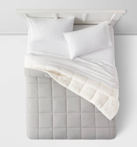 lot 318 image: Room Essentials Faux Shearling Reversible Comforter Gray TwinTwin XL