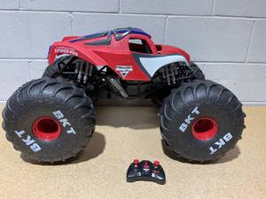 lot 214 image: Monster Jam Marvel Mega Spider-Man RC Monster Truck, All-Terrain, Over 2 Feet Long, 16 Scale