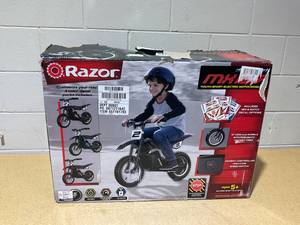 lot 19 image: Razor Dirt Rocket MX125 Electric-Powered Dirt Bike
