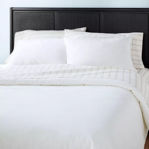 lot 496 image: 3PCS FullQueen Linen Blend Comforter Set - Hearth & Hand