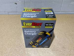 lot 264 image: Everstart Maxx 4 Amp Waterproof 12v Automotive and Marine Battery Charger (BC4WE)