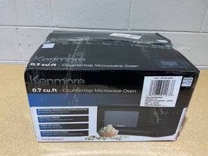 lot 282 image: Kenmore 0.7 cu-ft Microwave