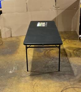 lot 174 image: Mainstays 6 Foot Bi-Fold Plastic Folding Table