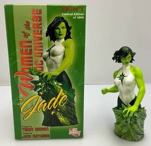 lot 44 image: DC Direct Series 2 Women Of DC Universe JADE Designed By Terry Dodson Sculpted By Jack Mathews Hand Painted Cold-Cast Porcelain Bust 5.75 Tall (NIB)