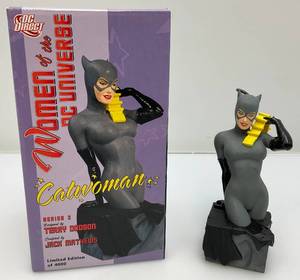 lot 47 image: DC Direct Series 2 Women Of DC Universe (CATWOMAN) Designed By Terry Dodson Sculpted By Jack Mathews Limited Edition Of 4,000 Hand Painted Cold-Cast Porcelain Bust 5.75 Tall (NIB)