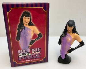 lot 54 image: Darkhorse Delux (Bettie Page) Limited Edition Of 4,000 Scuplture Bust Sculpted By Derek Hardy (NIB)