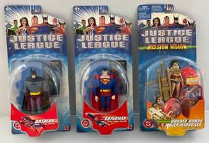 lot 60 image: Misc. Vintage DC JUSTICE LEAGUE Action Figures Including BATMAN, SUPERMAN & WONDER WOMAN (NIB)