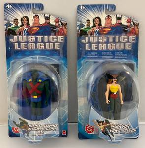 lot 65 image: Misc. Vintage DC JUSTICE LEAGUE Action Figures Including HAWKGIRL CHICA HALCON & MARTIAN MANHUNTER MARCIANO DETECTIVE AJAX (NIB)