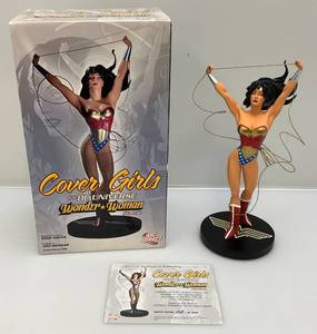 DC DIRECT Cover Girls Of The DC Universe (WONDER WOMAN) Art By Adam Hughes Sculpted By Jack mathews Hand Painted Cold-Cast Porcelain Statue 11" (NIB)
