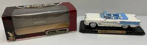 lot 89 image: Road Signature 118 Scale Die Cast 1958 Poniac Bonneville (NIB)
