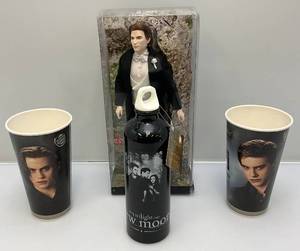 lot 124 image: Vintage TWILIGHT Breaking Dawn BARBIE Collector Pink Label Collectors Item (NIB) & More