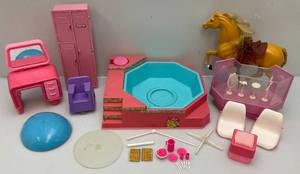 lot 127 image: Misc. Vintage 1970s  BARBIE Items Horse And More