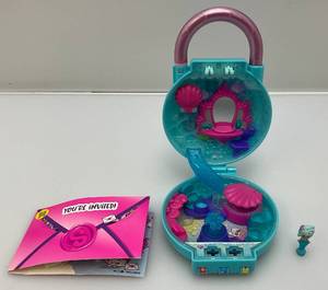 lot 138 image: Vintage SHOPKINS Lil Secrets Secret Lock (With Combo & Accessories)