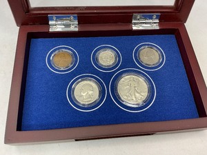 lot 6 image: 5pc 1940 coin collection
