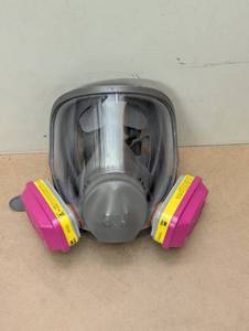 lot 69 image: 3M 6800 Full-Face Respirator - Medium