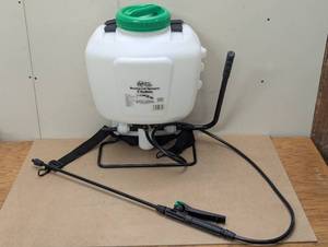 lot 76 image: REALWORK 4-Gallon Backpack Sprayer with Padded Shoulder Strap - Missing Nozzle