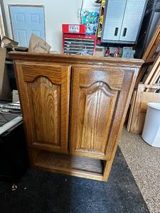 lot 105 image: Oak Wall Cabinet with Shelves and Double Doors
