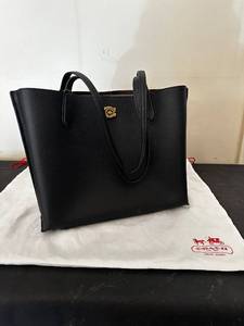 lot 118 image: New Coach Leather Tote Bag with Dust Bag