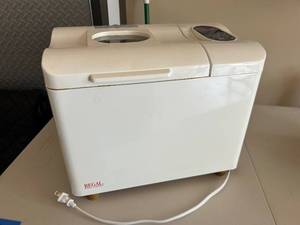 lot 136 image: Regal Breadmaker K6727 with Digital Display