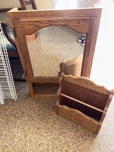 lot 145 image: Oak Bathroom Wall Cabinet with Mirror and Towel Rack