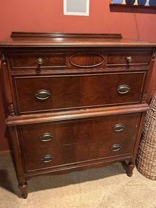 lot 151 image: Antique Mahogany Three-Drawer Dresser with Brass Handles