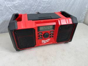 lot 11 image: Milwaukee M18 18-Volt Lithium-Ion Cordless Jobsite Radio
